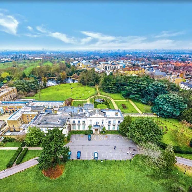 Read more about the article University of Roehampton with CIS Abroad